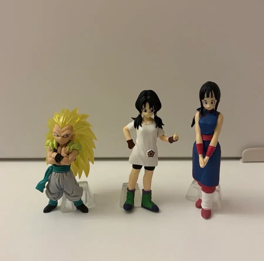 ブルマ・ビーデル・魔人ブウ・ベジータ・ゴテンクス・ダブラ・オ - Model Kit Dragon Ball のレビューと価格