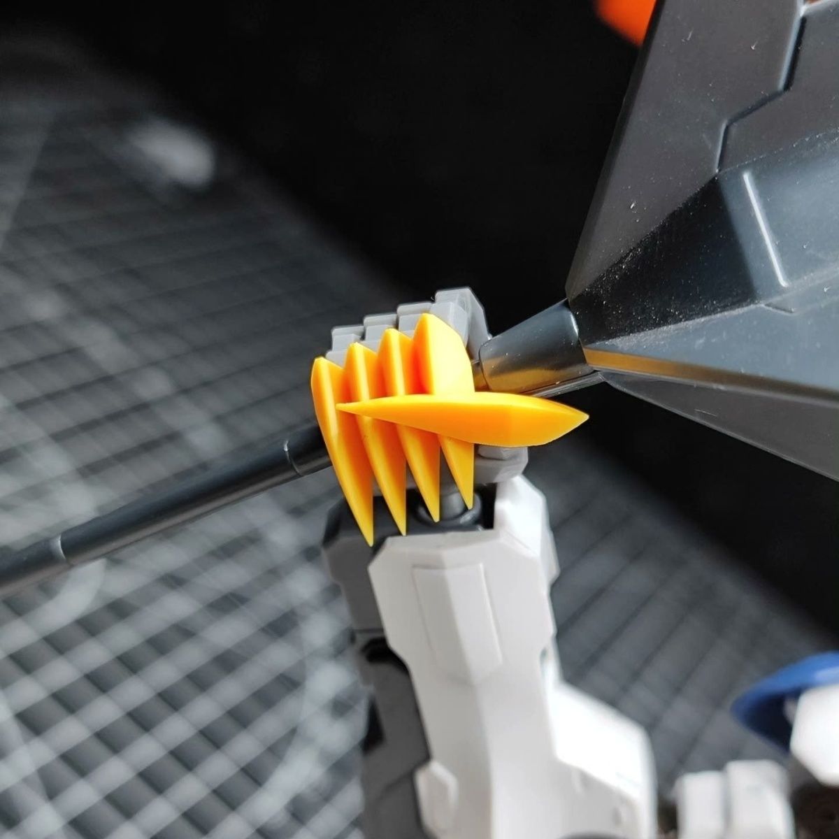 HG 1/144 バルバトス ルプス レックス スカルプテッ - Model Kit Gundam Barbatos のレビューと価格