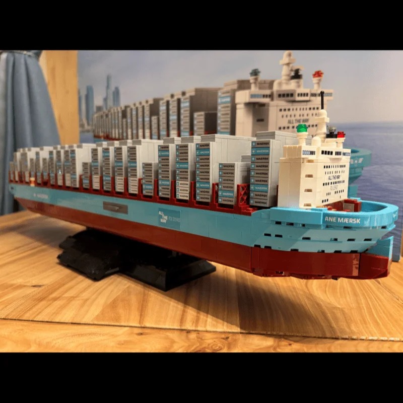 新型2026年式デュアルフューエルコンテナ船ブリックパズル船 - Model Kit Ship のレビューと価格